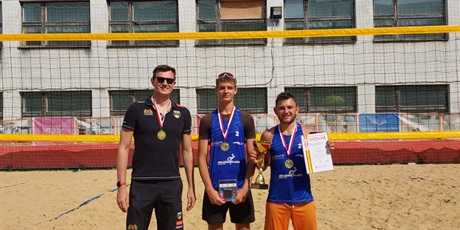 Dzisiaj w Łodzi uczniowie 4LO wygrali Ogólnopolski Finał Licealiady w siatkowce plażowej 