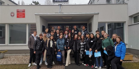 W dniach 20-24 marca 2023r. w naszej szkole gościmy partnerów z projektu Erasmus +"A.R.T.I.S.T "